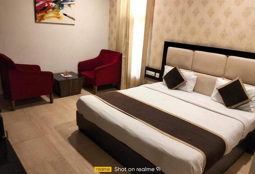 Ashoka Hotel By Wb Inn