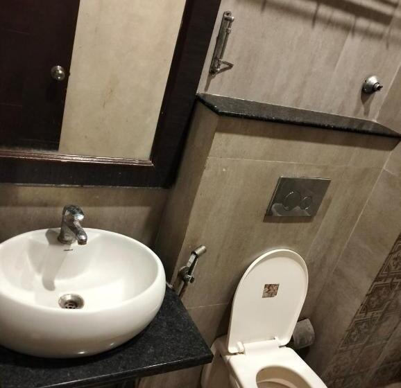 Ashoka Hotel By Wb Inn