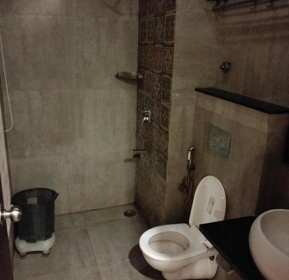 Ashoka Hotel By Wb Inn