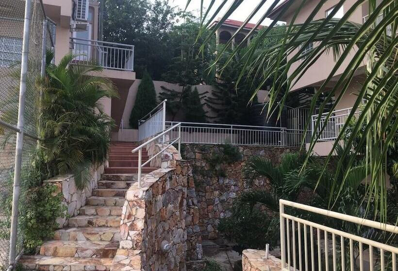 ベッドアンドブレックファースト Brown Hills Residences