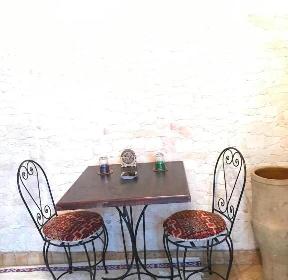 تختخواب و صبحانه Riad Dar Nouar