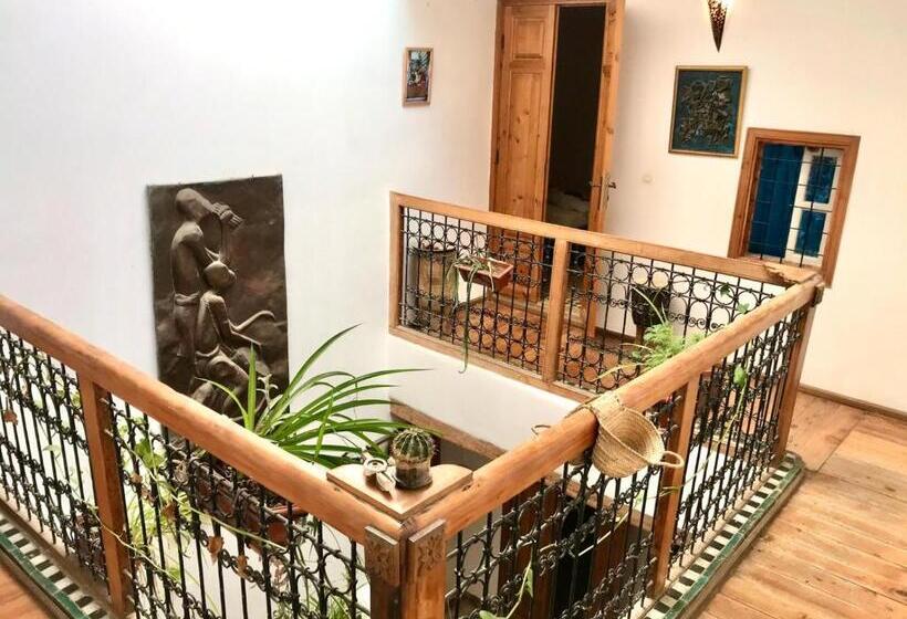 تختخواب و صبحانه Riad Dar Nouar