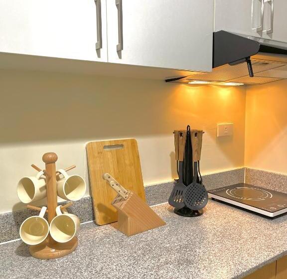 Cubao, Quezon City Condo Staycation