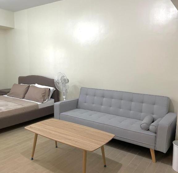 Cubao, Quezon City Condo Staycation