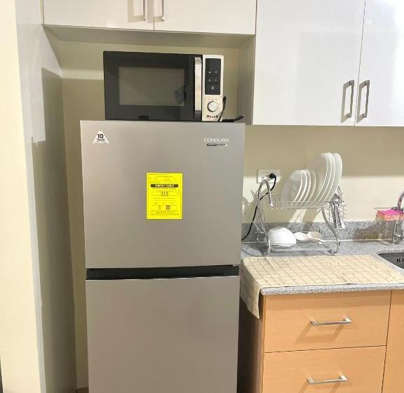 Cubao, Quezon City Condo Staycation