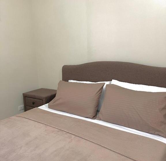 Cubao, Quezon City Condo Staycation