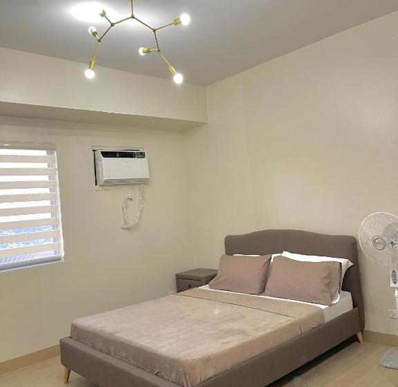 Cubao, Quezon City Condo Staycation