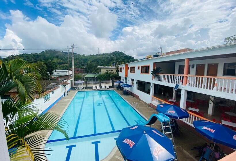 호텔 Caribe La Vega