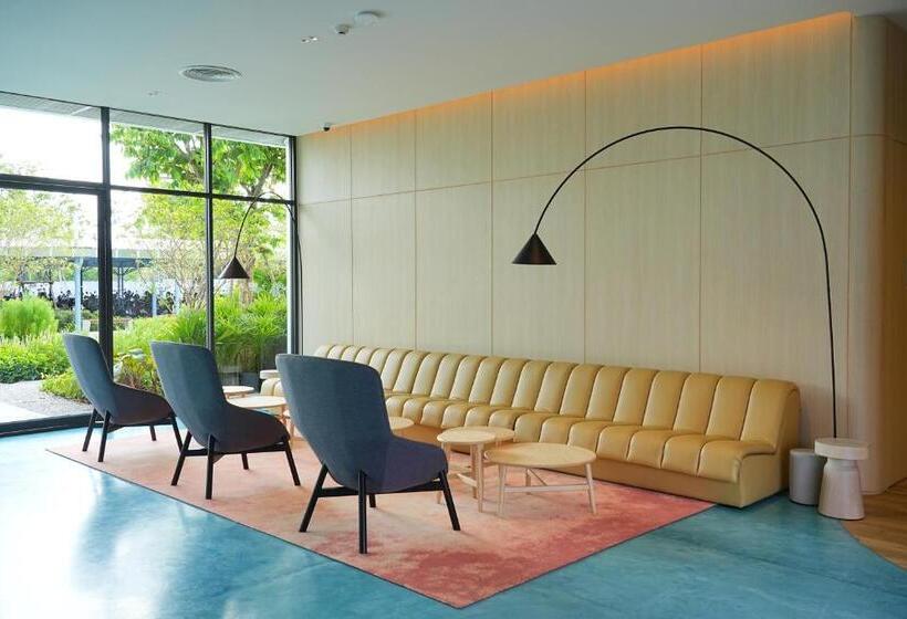 Go! Hotel Bowin At Robinson Lifestyle Bowin