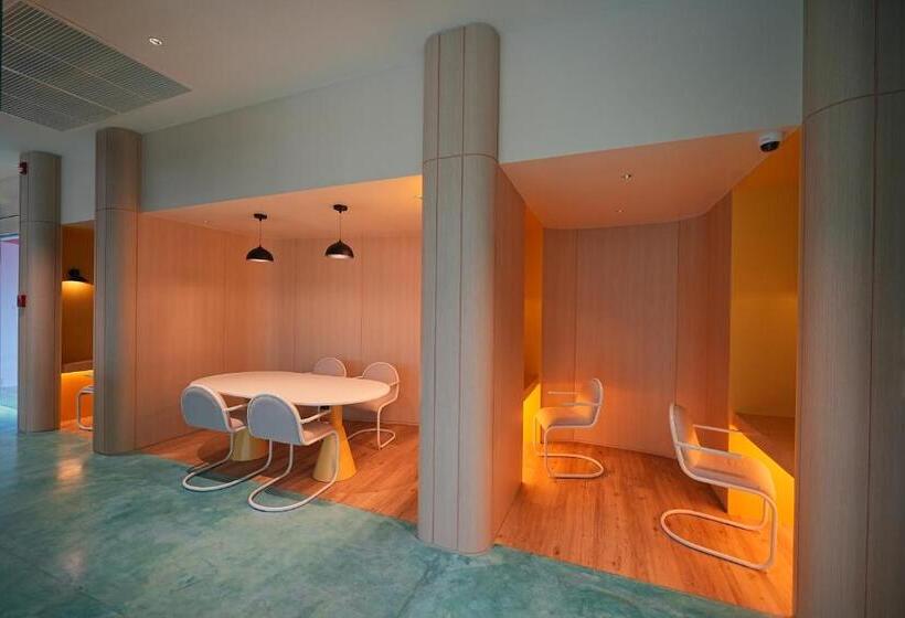 Go! Hotel Bowin At Robinson Lifestyle Bowin