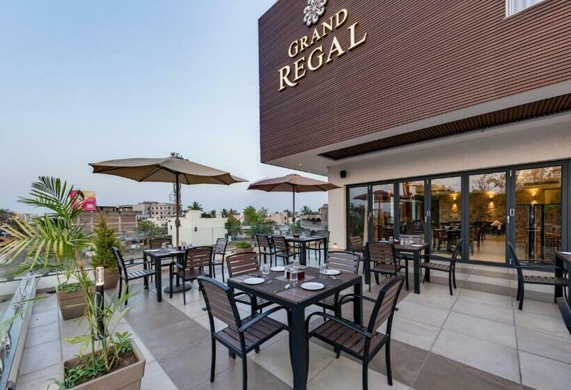 בית מלון כפרי Grand Regal