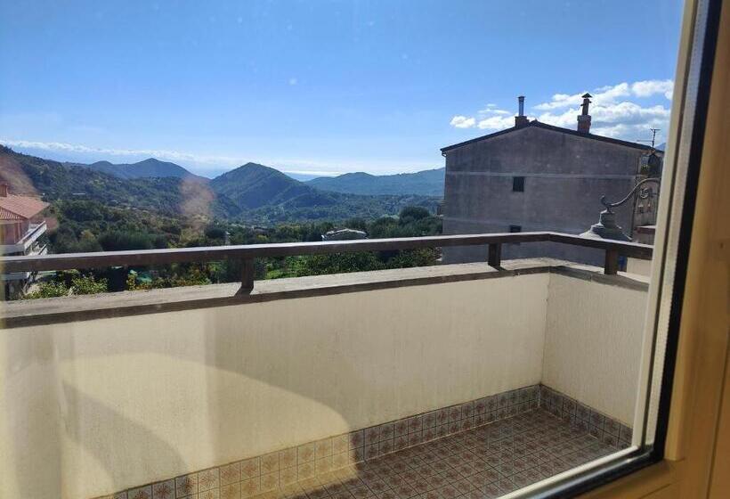 בית מלון כפרי Lanterna Verde