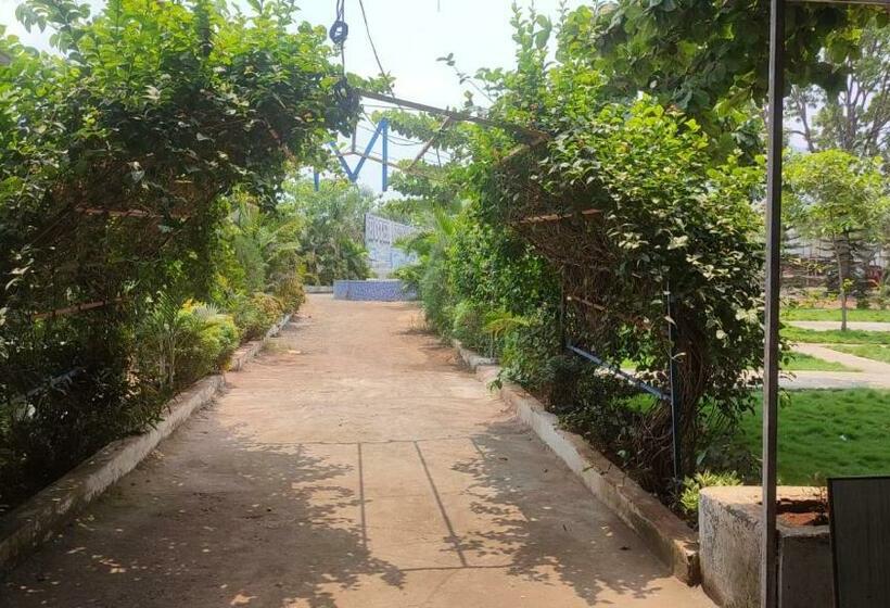 فندق Metro Palace Resort