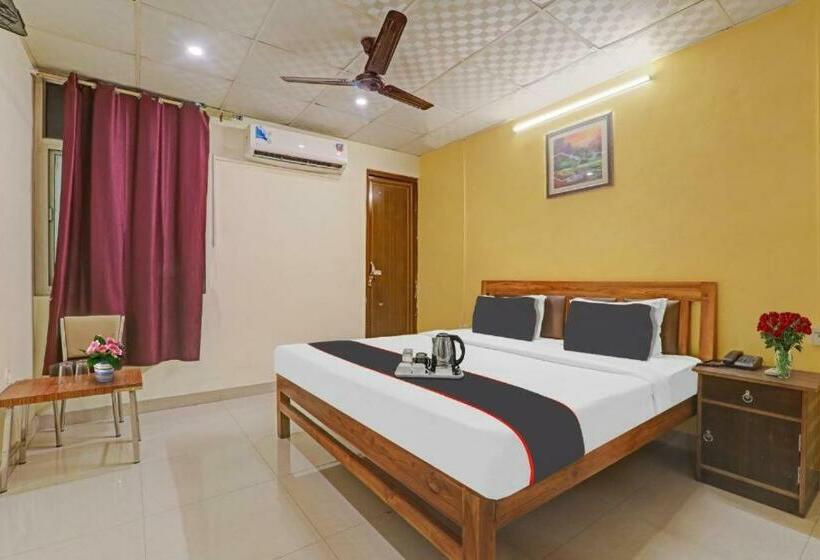 Collection O Hotel Moon Light