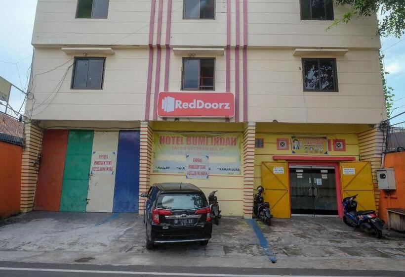 ホテル Reddoorz Near Pelabuhan Nusantara Parepare