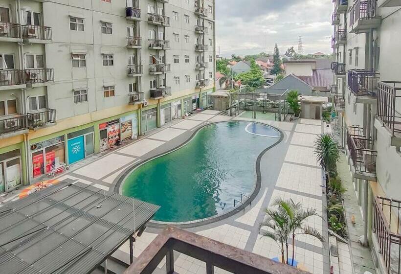 בית מלון כפרי Redliving Apartemen The Suites Metro   King Property Tower C