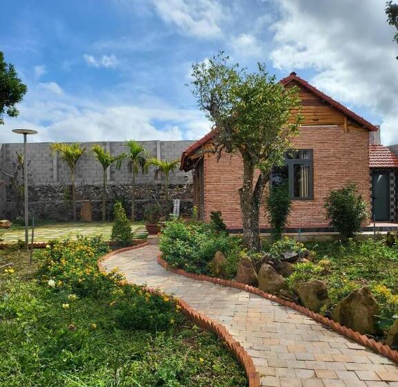 هتل T Farmstay Villa And Resort Buon Ma Thuot City