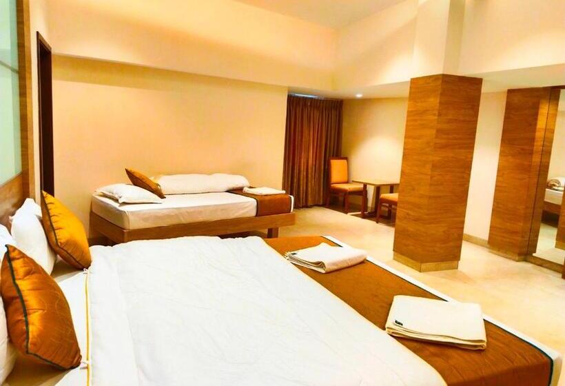 The Paradise Hotel   Luxury Stay