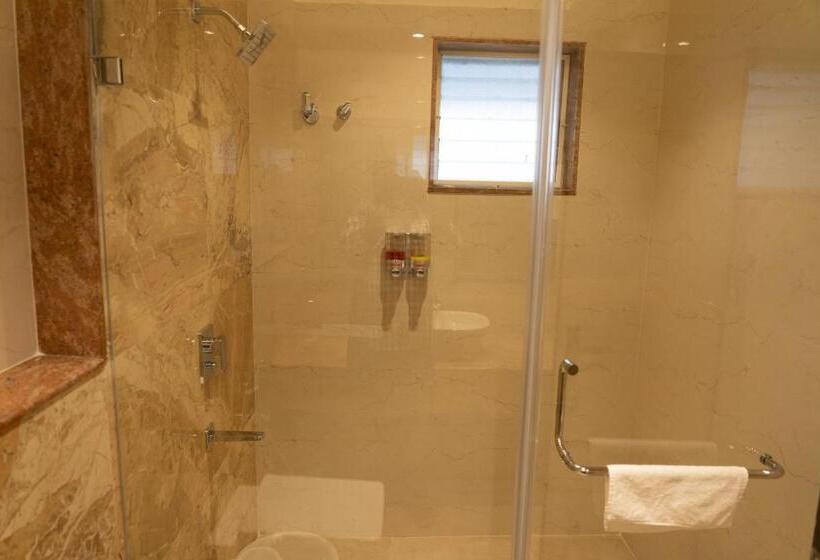 The Paradise Hotel   Luxury Stay