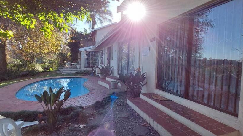 פנסיון King S Hill Guest House