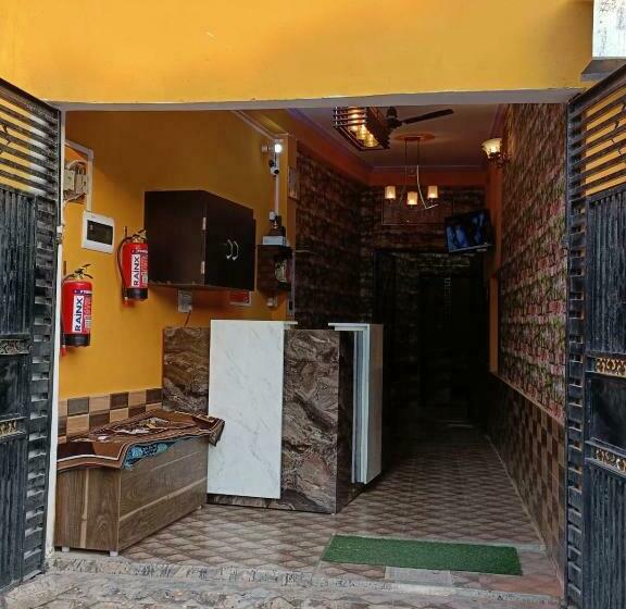 بنسيون Raghunandangeusthouse