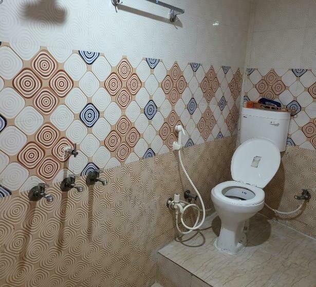 بنسيون Raghunandangeusthouse