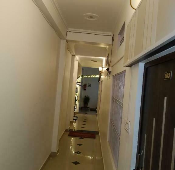 펜션 Shree Gorakhnath Guest House