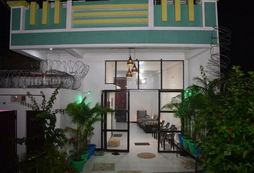 펜션 Shree Gorakhnath Guest House
