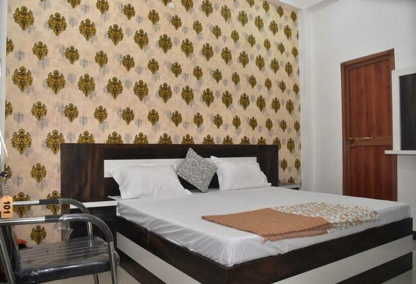 펜션 Shree Gorakhnath Guest House