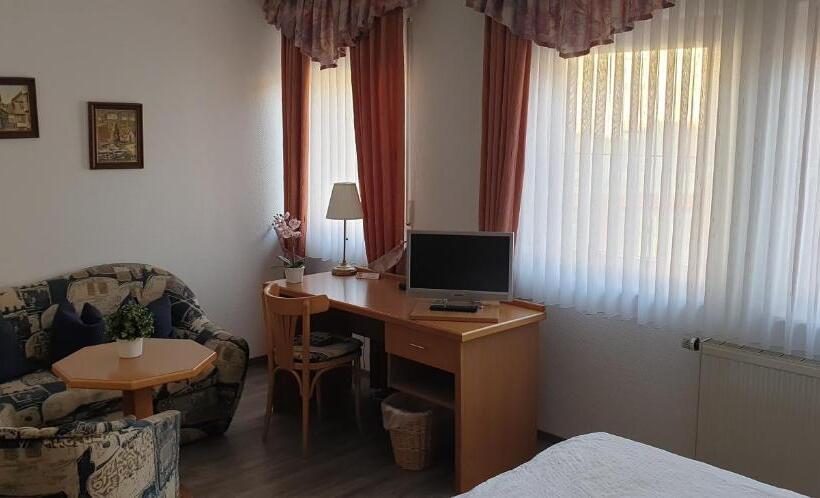 Pension Jung, Bäckerei Konditorei & Café