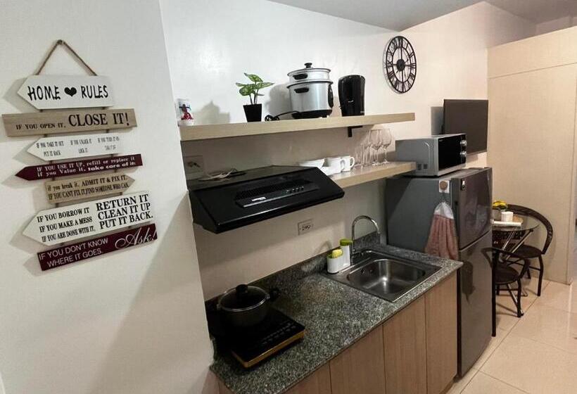 Posh 1br @ Sm Southmall W/ 100mbps And Netflix