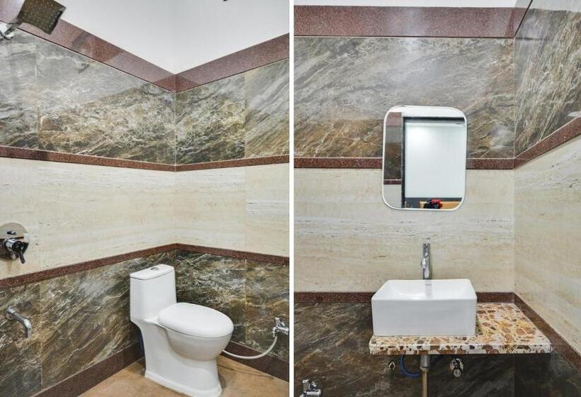 Super Townhouse Oak Hotel Ar Ganges Premium