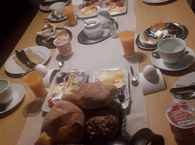 ユースホステル Gasthaus Goldener Stern