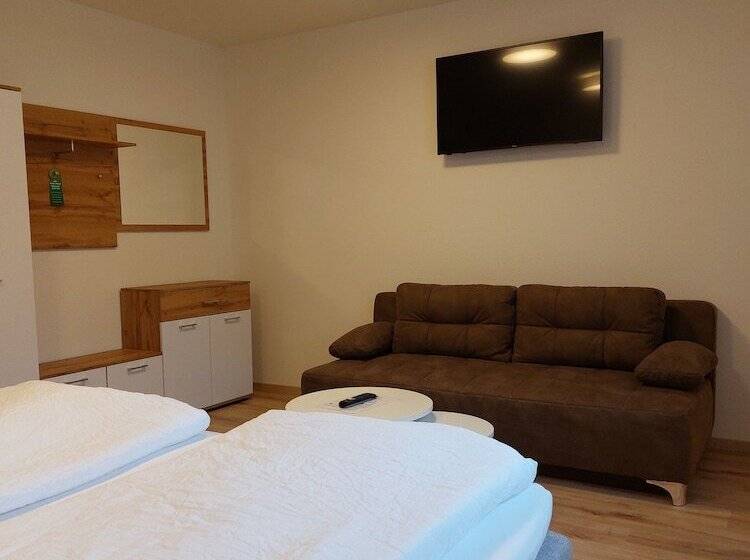 ユースホステル Gasthaus Goldener Stern