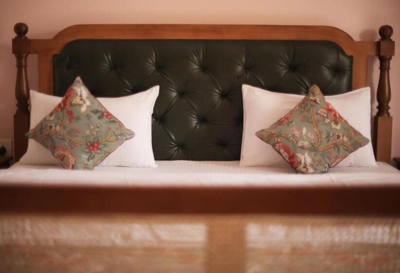 تختخواب و صبحانه Kothipushkar