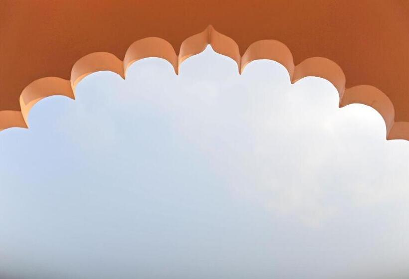 تختخواب و صبحانه Kothipushkar