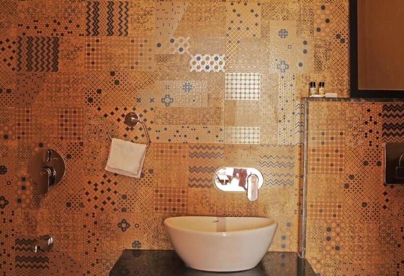 تختخواب و صبحانه Kothipushkar