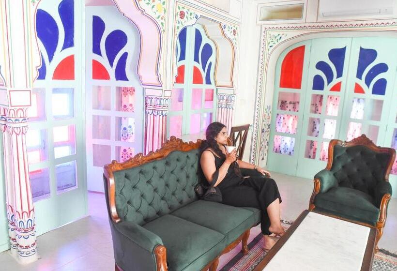 تختخواب و صبحانه Kothipushkar