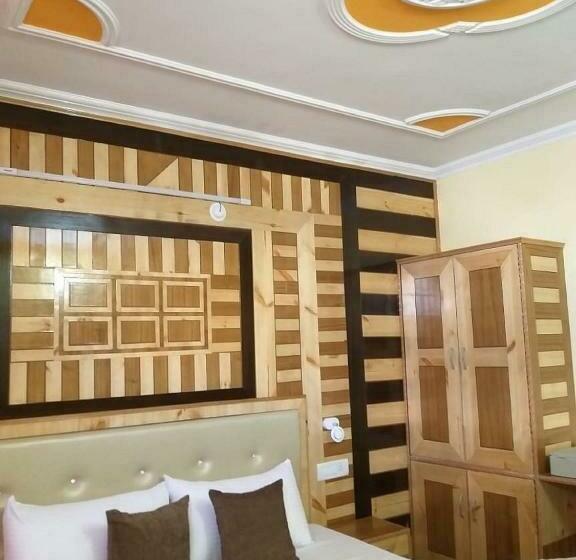 Bed and Breakfast Monal Residency By Stayapart