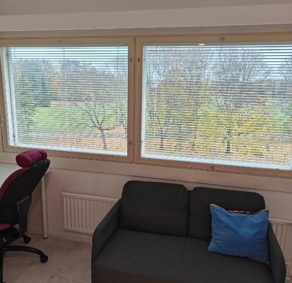 ベッドアンドブレックファースト Nest Hostel