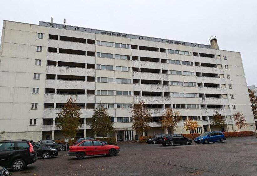 ベッドアンドブレックファースト Nest Hostel