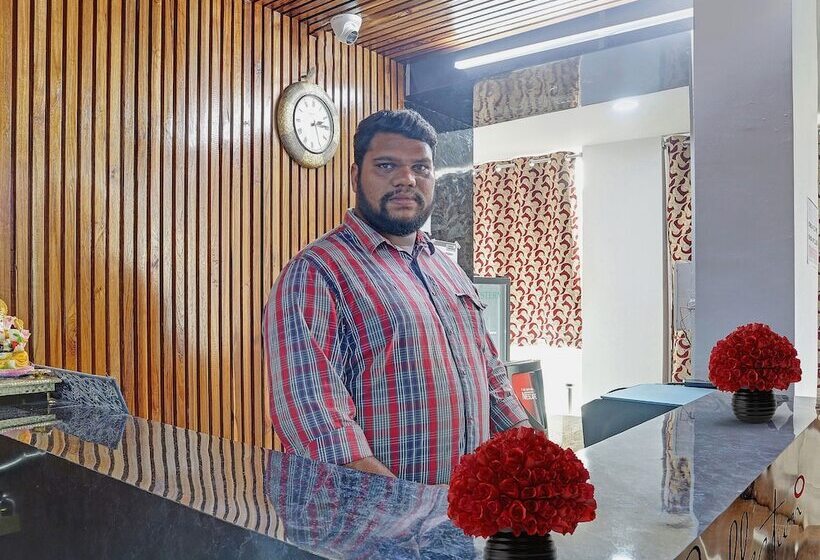 ホテル Capital O Vihari Grand Inn