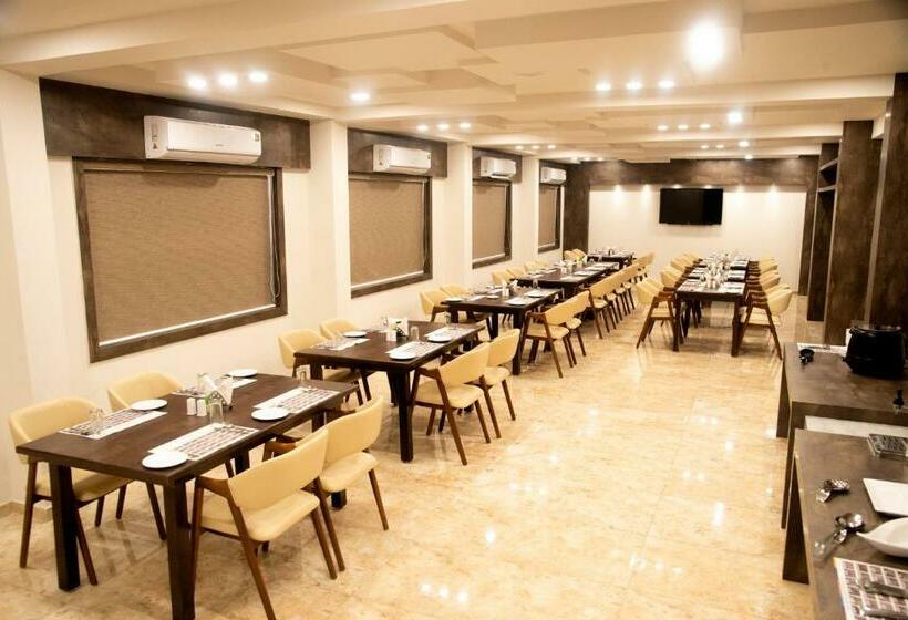 Click Hotel Tulsi Jamnagar 7 Mins From Reliance Industrial Township