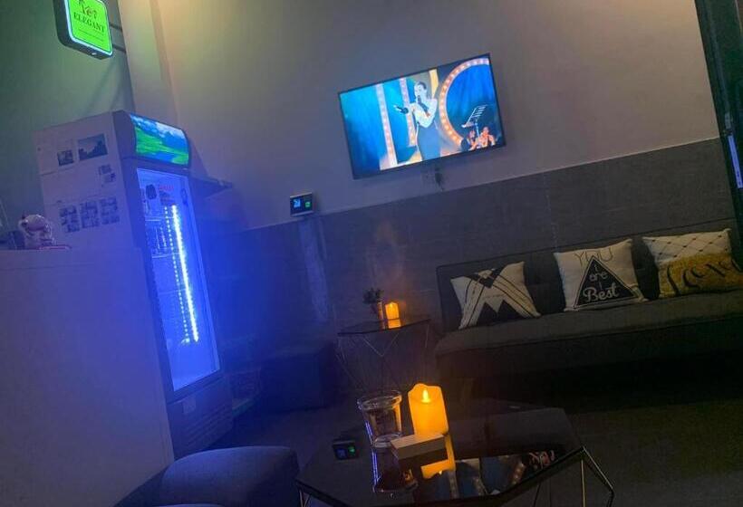 هتل کپسول Elegant Homestay Sai Gon   District 3