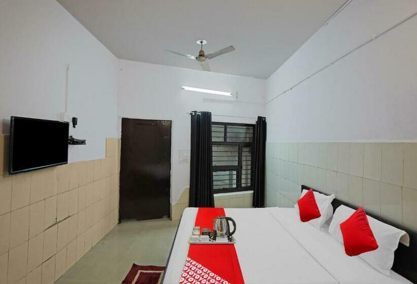 Flagship Hotel Happy Stay