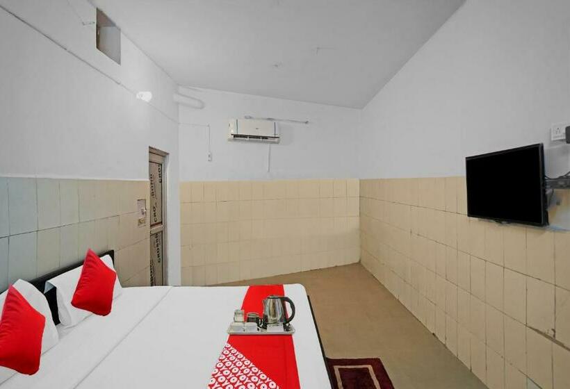 Flagship Hotel Happy Stay