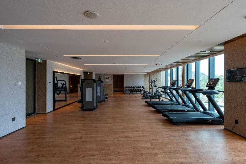 هتل Holiday Inn Zhuhai City Center, An Ihg