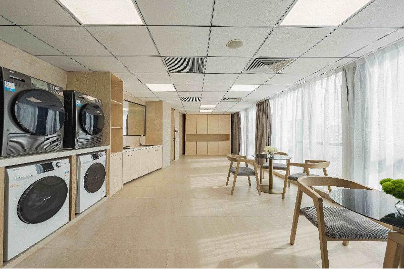 هتل Holiday Inn Zhuhai City Center, An Ihg