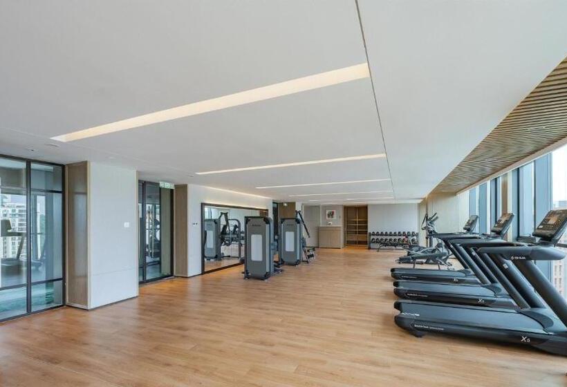 هتل Holiday Inn Zhuhai City Center, An Ihg