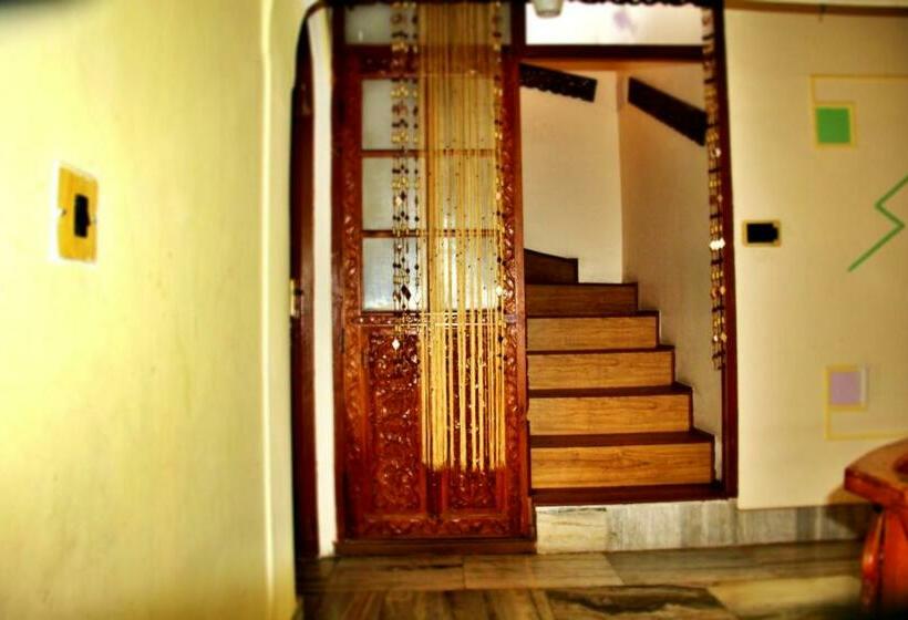 ホテル Lamzy Pari Mahal